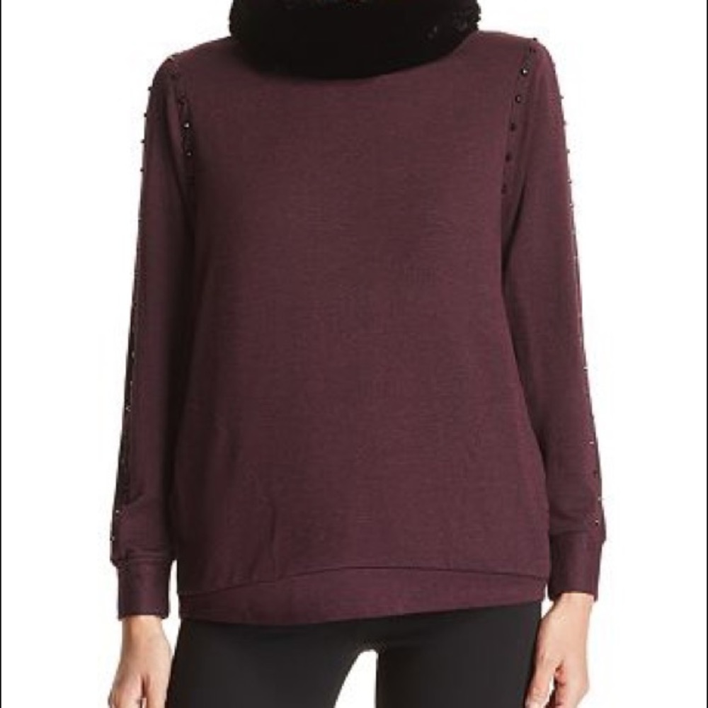Capote Faux Fur Turtleneck Sweatshirt Pull Over